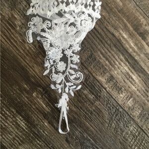 New lace wedding gloves